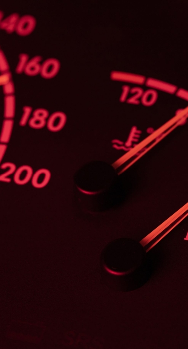 close-up-fuel-level-gauge-vehicle